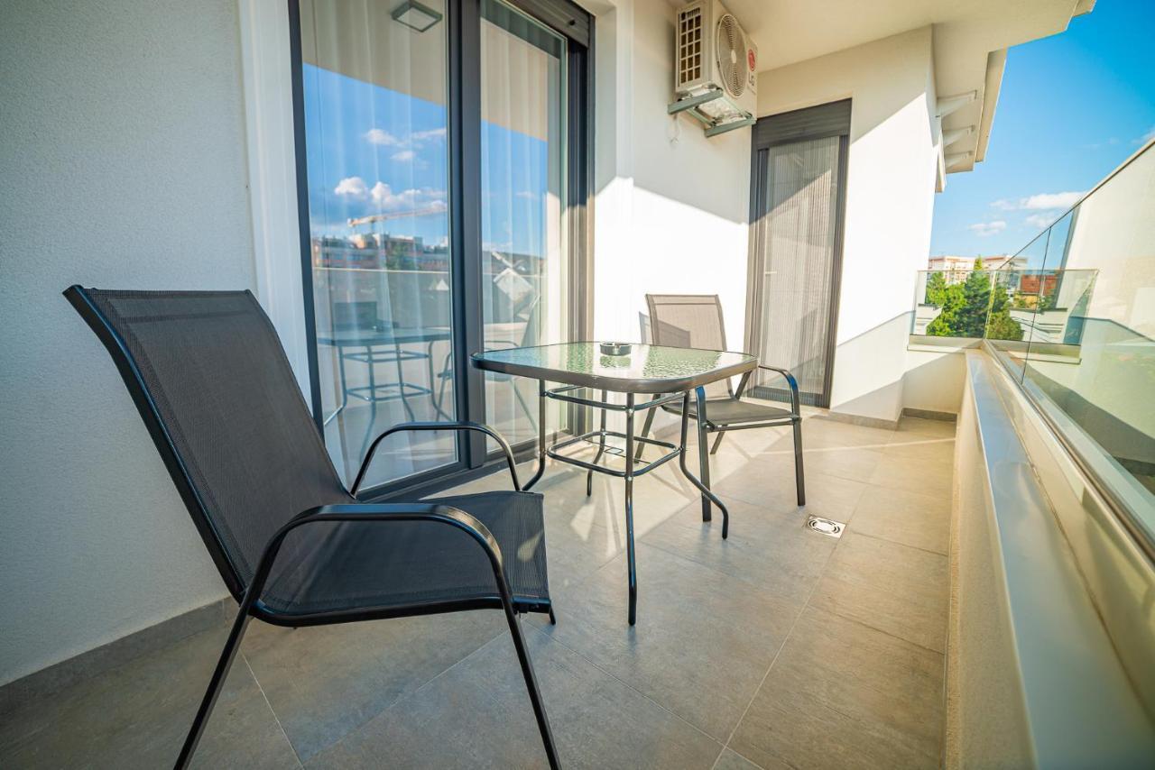 Zoe Apartment Нови Сад Екстериор снимка