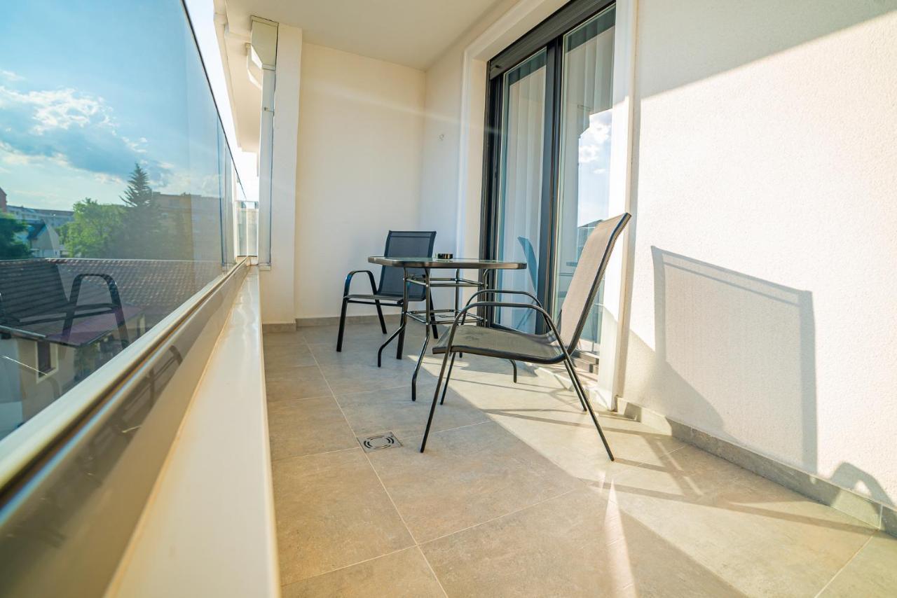 Zoe Apartment Нови Сад Екстериор снимка